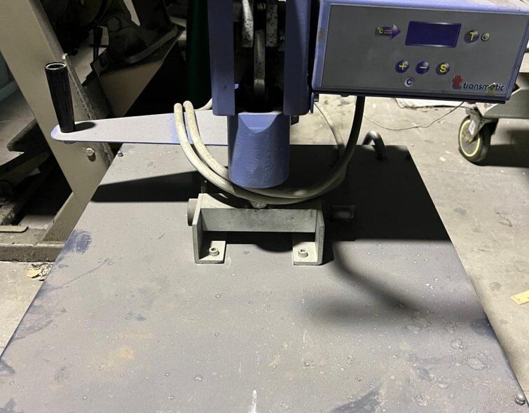 - INDUSTRIAL SEWING MACHINES